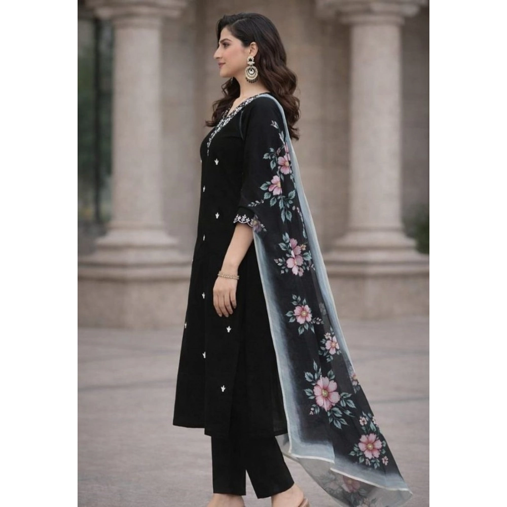 PID-65968-Women-s-Chanderi-Silk-Ethnic-Motif-V-Neck-Three-Quarter-Sleeve-Kurti-With-Pant-Dupatta-Se-1000x1000-1.webp